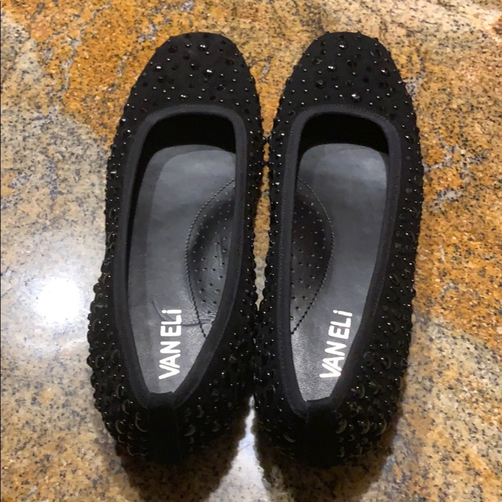 NEW VANELi Flats!